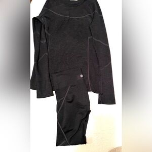 ATHLETA Embodiment Black/Dark Grey matching Crewneck Top & Leggings Size Medium